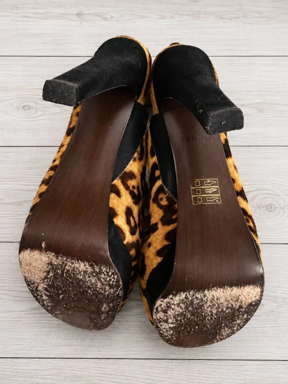 Stuart Weitzman authentic stuart
